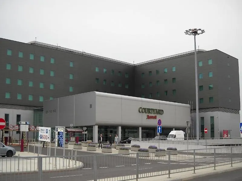 Hotel Courtyard By Marriott Warsaw Airport