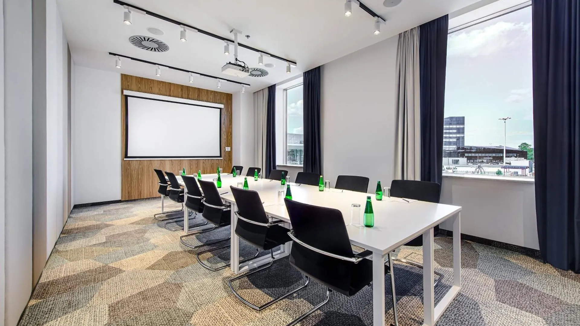 Hotel Courtyard By Marriott Warsaw Airport