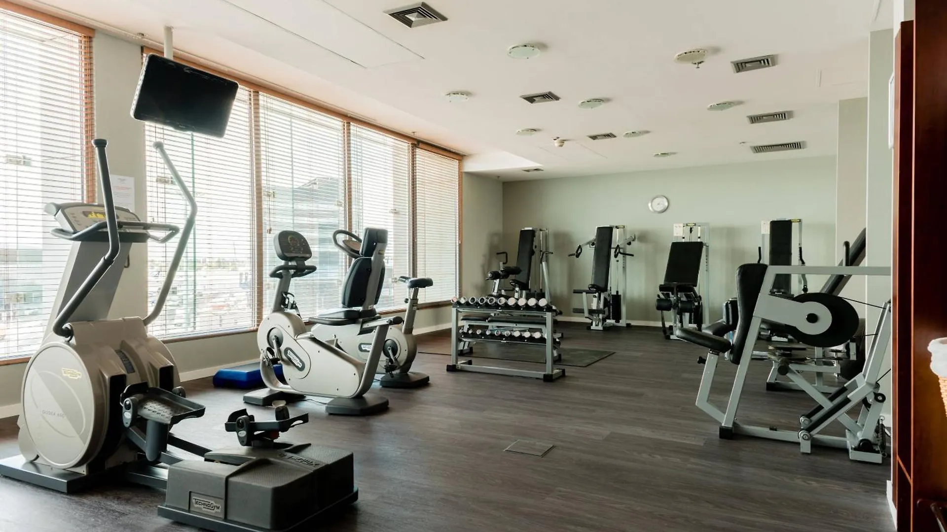 Hotel Courtyard By Marriott Warsaw Airport 4*,