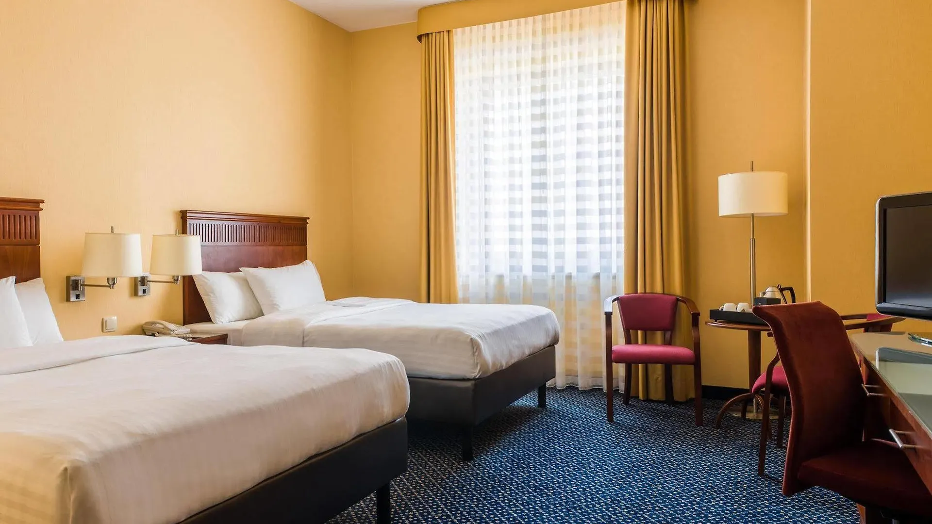 ****  Hotel Courtyard By Marriott Warsaw Airport Polonia