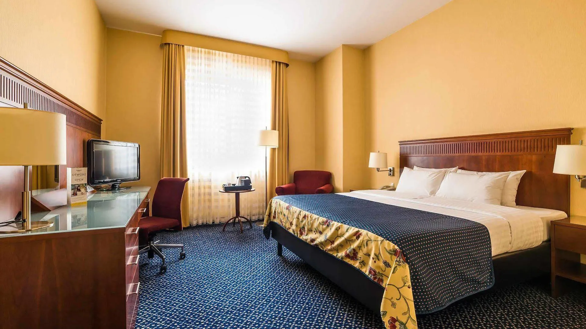 Hotel Courtyard By Marriott Warsaw Airport