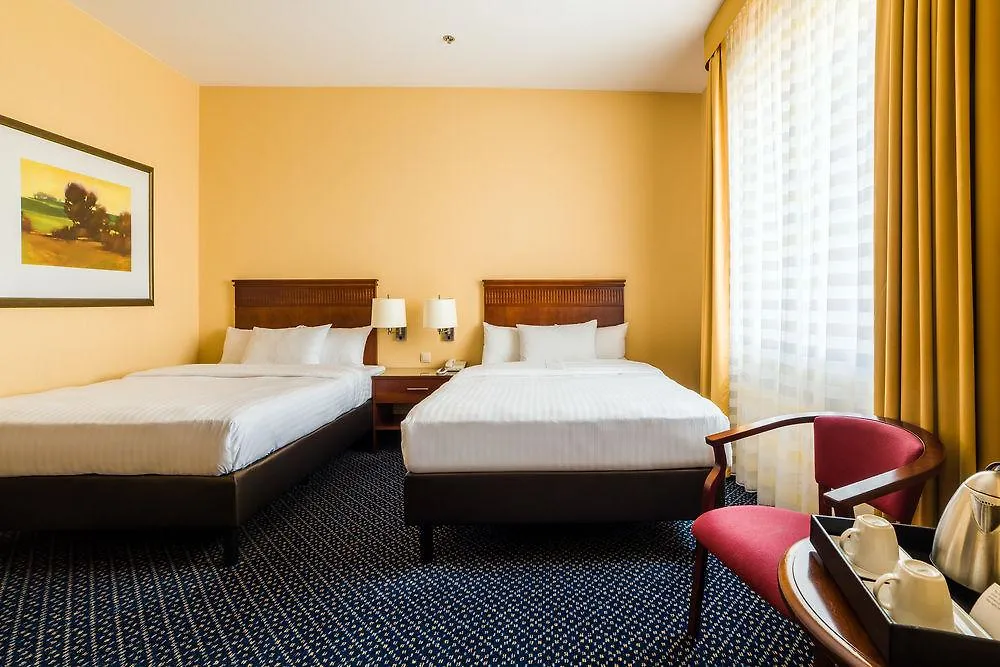 Courtyard By Marriott Warsaw Airport Hotel