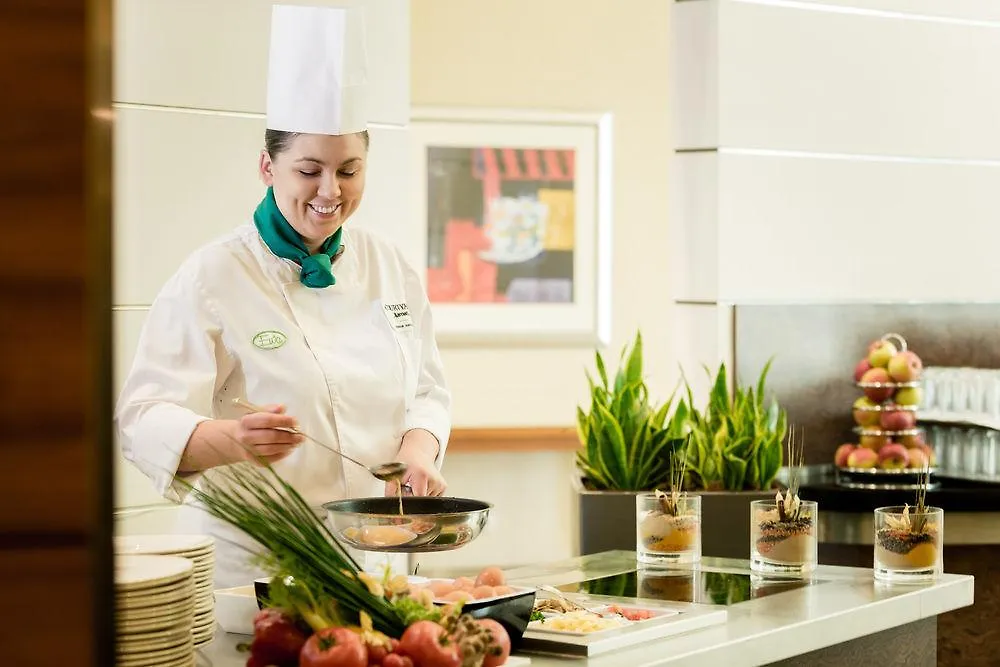 Courtyard By Marriott Warsaw Airport Hotel