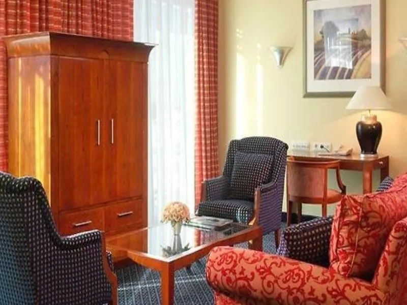 Courtyard By Marriott Warsaw Airport Hotel