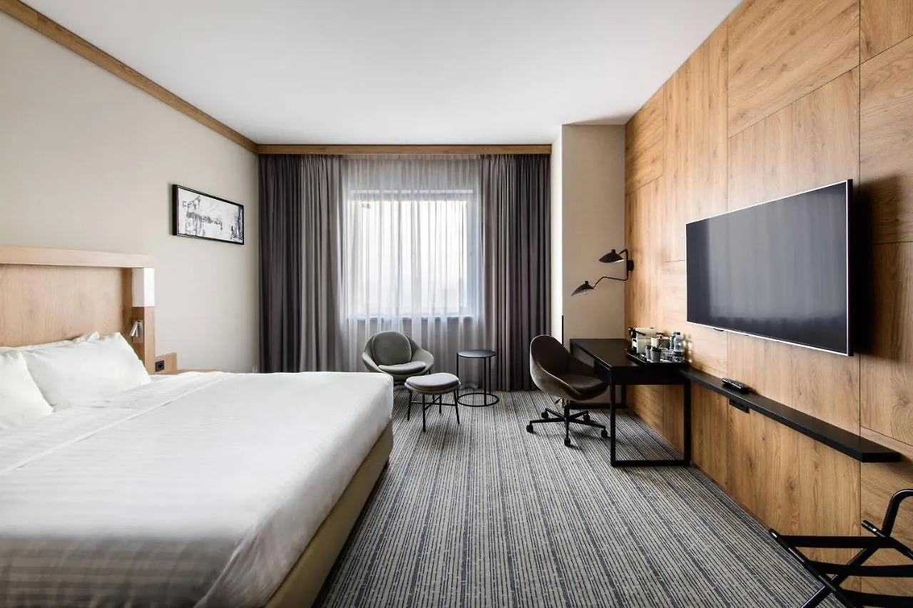 Courtyard By Marriott Warsaw Airport Hotel